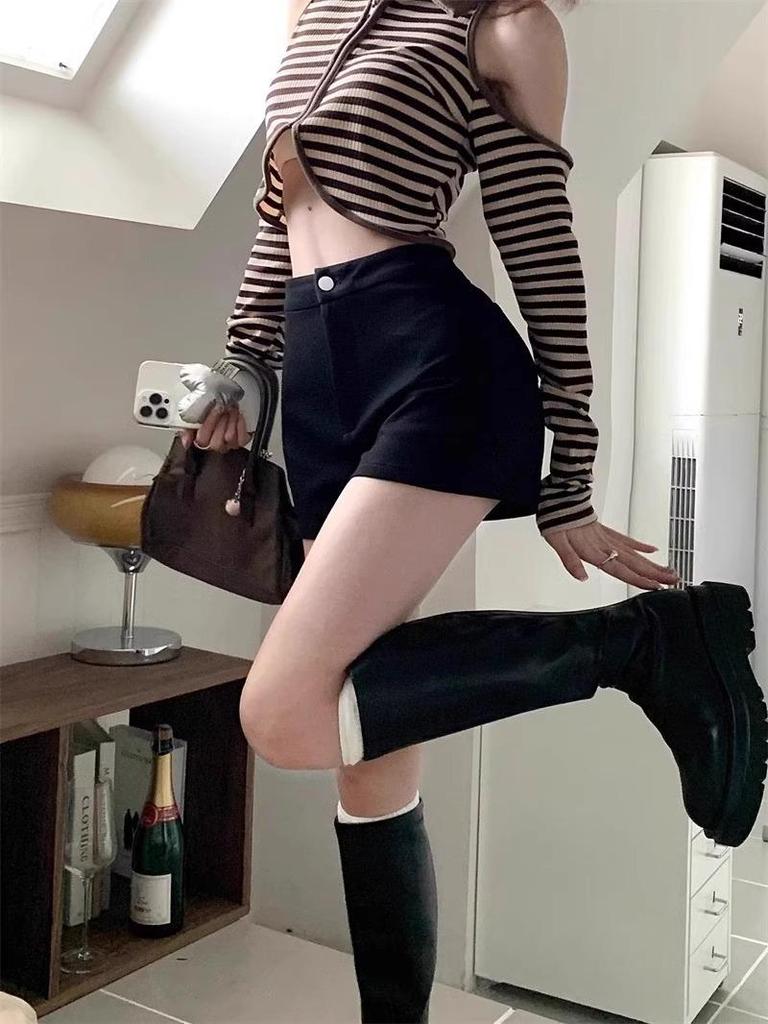 Sexy Korean-Style Black Elastic Shorts for Women with Fleece, Fashionable Spring Pants