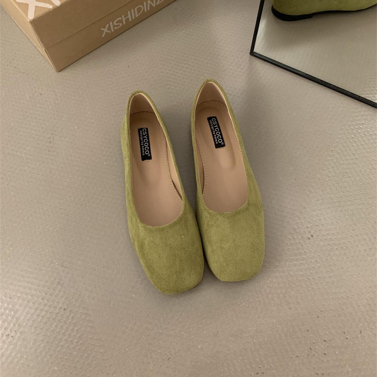 

Gentle evening wind suede shallow mouth flat-soled single shoes women s 2025 spring and autumn winter small square head Doudou single shoes commuting 40