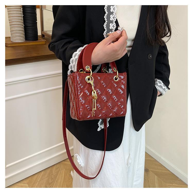 Trendy Diamond Quilted Faux Leather Shoulder Bag for Women Korean Style Fashionable Crossbody Square Purse
