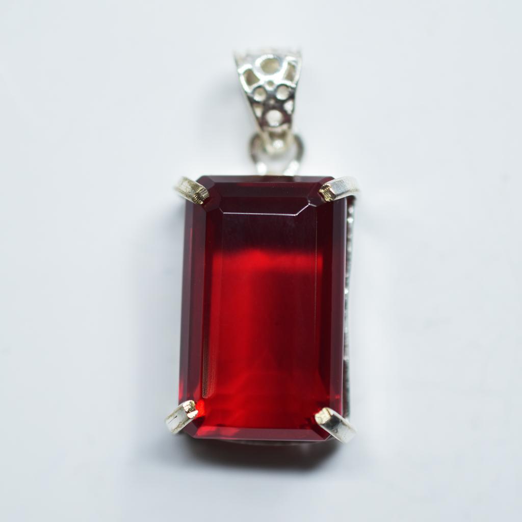 Beautiful Natural London Red Topaz Pendant Emerald 69Ct 925 Sterling Silver Gems My-386-k