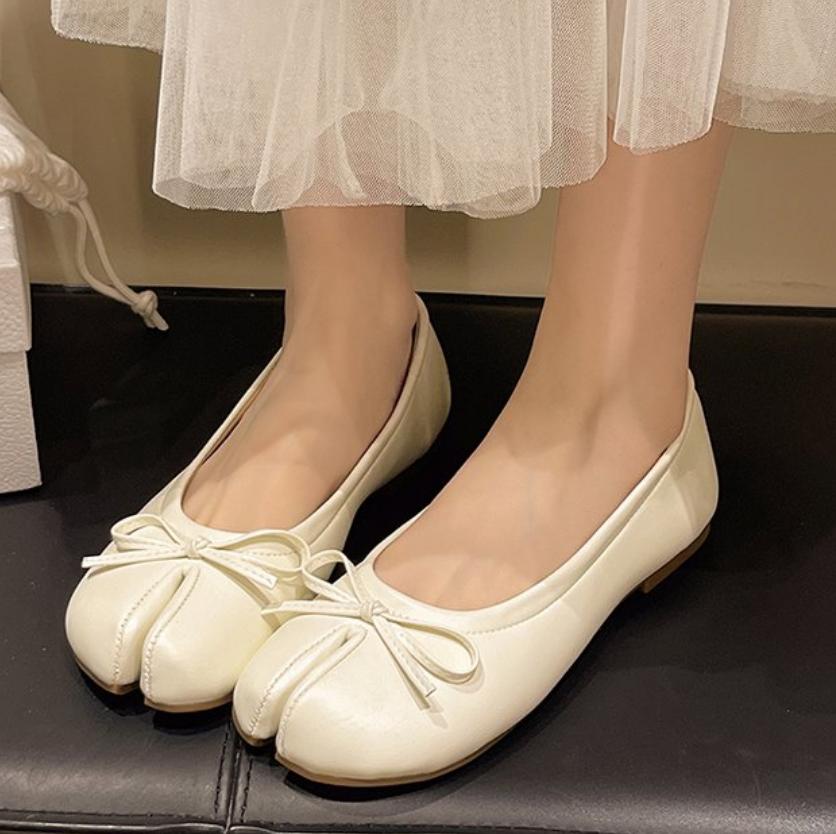 Fashion 2025 Japanese Style Tabi Ninja Shoes Women Retro Suede Flats Split Hoof Toe Boat Shoes Femme Mary Jeans Mocasines Ballerina Shoe