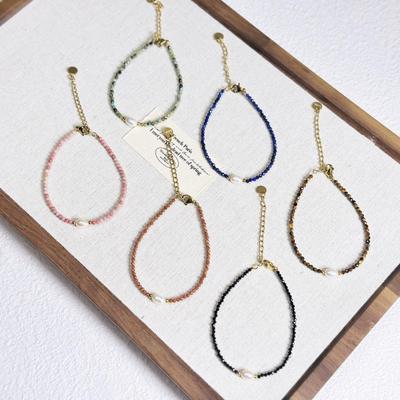 Elegant Freshwater Pearl & Natural Stone Beaded Bracelet for Women, Ultra-Fine, Versatile Hand Jewelry.