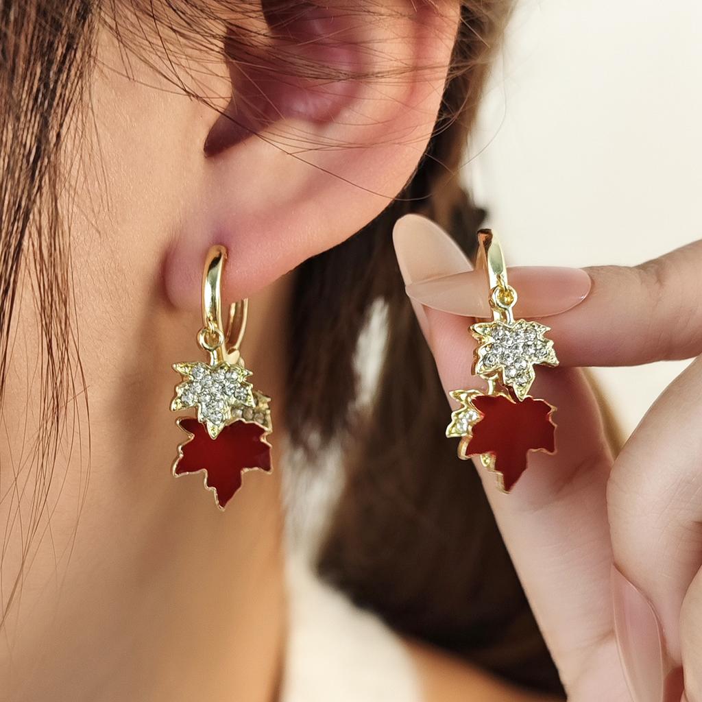 New Year'S Retro Ankara Red Maple Leaf Diamond Ear Buckle, Light Luxury High-End Niche Temperament Fashion Earrings