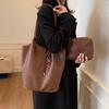 Large-capacity simple women's bags, new trendy fashion handbags, simple retro atmospheric women's shoulder bags