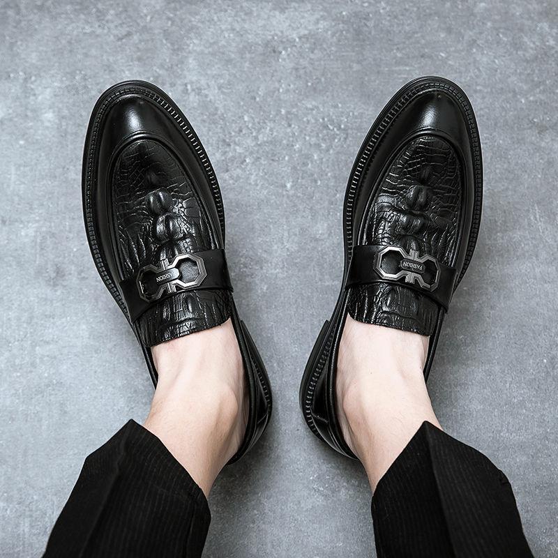 

Тонкие кожаные туфли мужские британские деловые и повседневные однопедальные внутренние туфли для увеличения роста дышащие зеленые туфли для парикмахеров 44