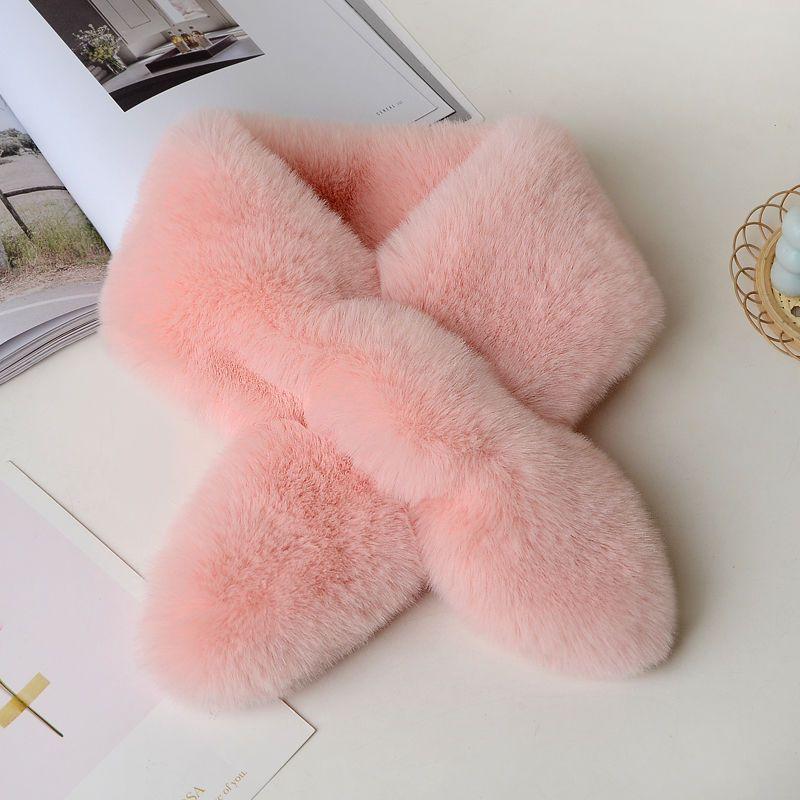 Neck Protector with Warm Leaves and Cute Fur Collar