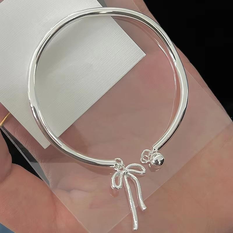 

Настоящее серебро 925 пробы, браслеты-манжеты с подвеской в виде банта и колокольчика для женщин, для вечеринок, милые изящные украшения, минималистичные аксессуары в стиле легкой роскоши