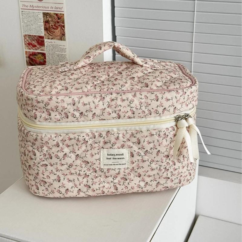 Retro Women's Floral Print Cosmetic Bag Handbag Travel Organizer Cosmetic Storage Bag Large Capacity Quilted Bag Portable Toiletries Storage Bag