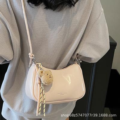 2025 New Underarm Bag Women's High-end Sense Niche Shoulder Bag Foreign Style Messenger Bag Simple Casual Commuter Shoulder Bag