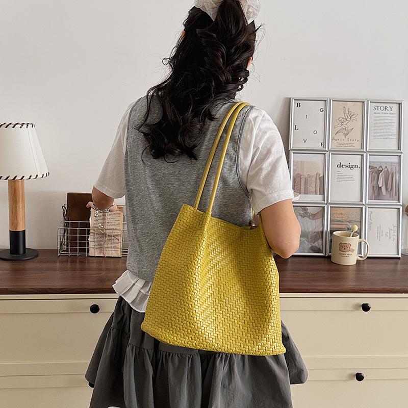 Borsa Tote Grande Intrecciata con Tracolla Lunga e Design Spazioso Perfetta per la Spesa Quotidiana e le Uscite