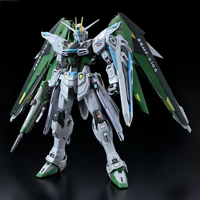 New MG 1/100 Strike Freedom 2.0 White Green Action Figures Assembly Model Kit Desktop Ornament Plastic Toys Boys Collect Gifts