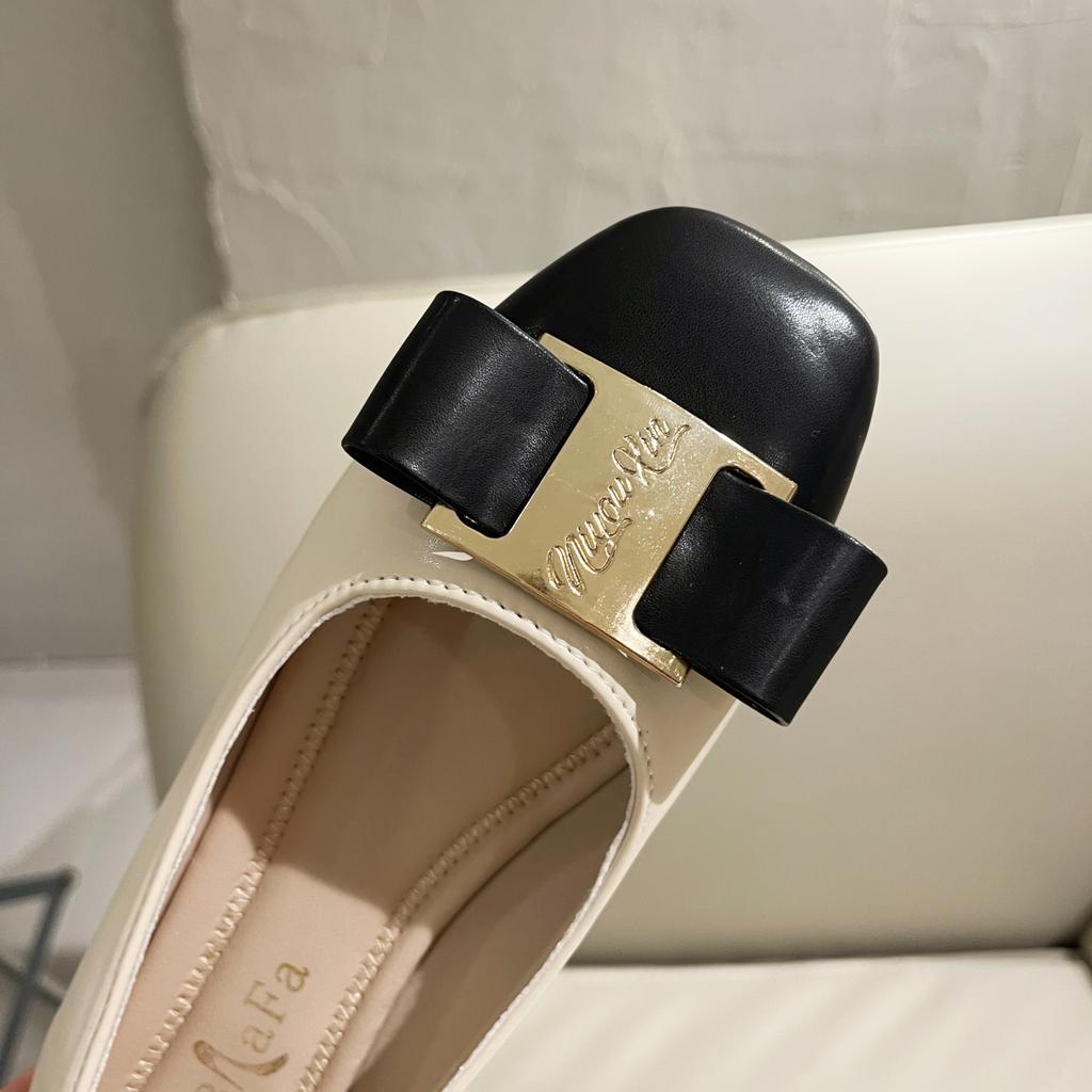 Fashion Soft Soled Low Heeled Women's Small Leather Shoes, Women's 2025 Summer New Item, One Foot Shallow Mouth Flat Sole Single Shoe