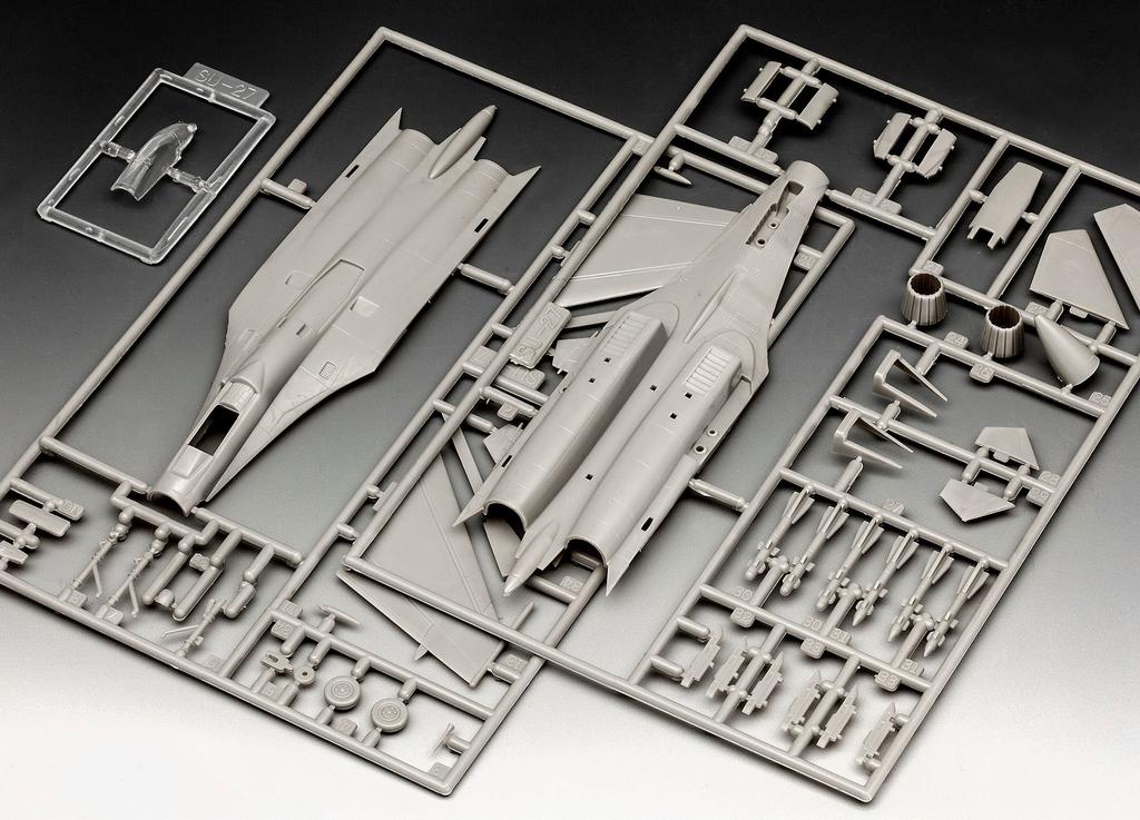 German Revell Russian Air Force Flanker Plastic Model 03948 (Revell) 1/144 Su-27