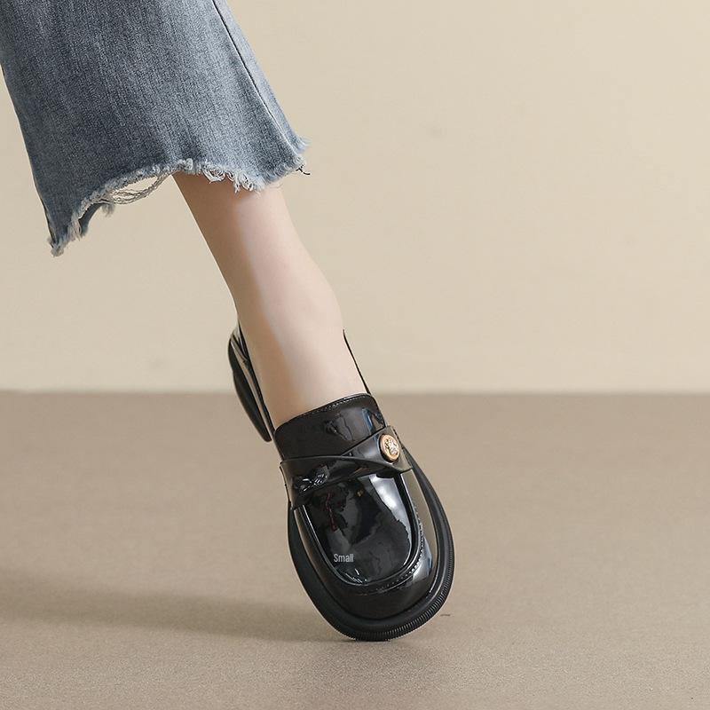 Weiwei Girl 2023 British Style Women's Thick-Soled Loafers with Small Gold Coin Accent