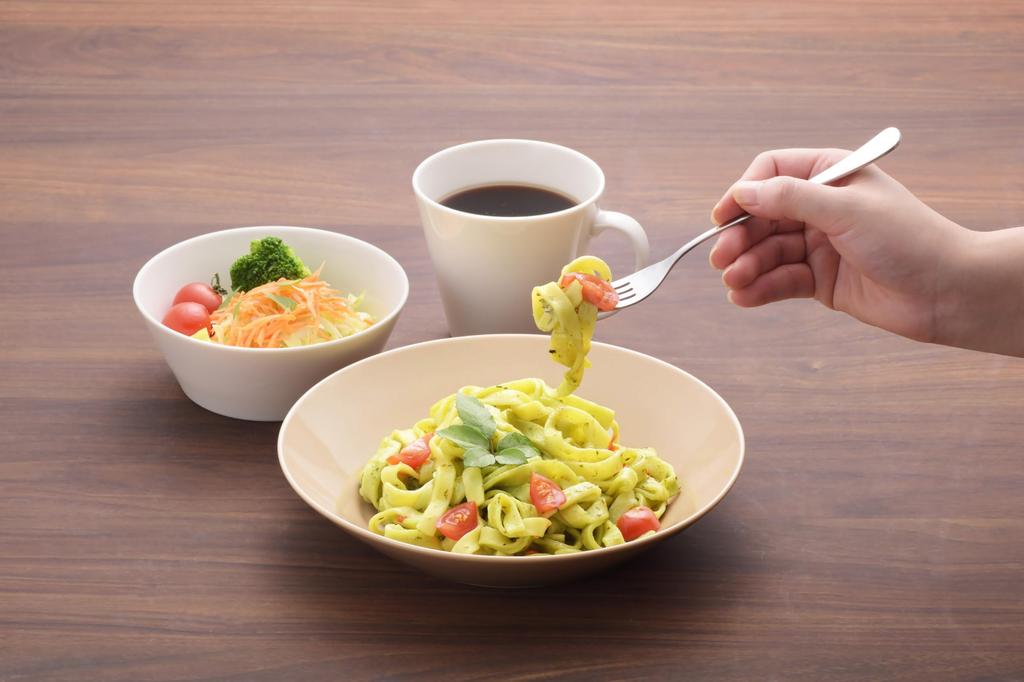 Yamaka Shoten Curry Plates, Round Plates, and Pair of Simple Happy Dining Pasta Plates (Set of 2)