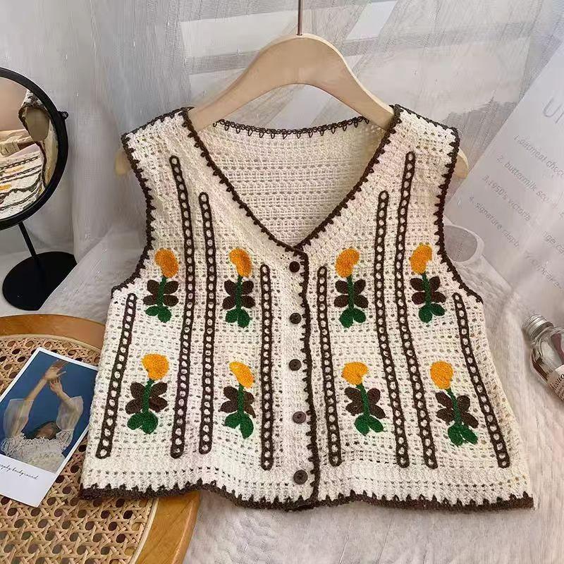 Summer Crochet Hollow Out V-neck Loose Lace Tank Tops Women Fashion Thin Chic Sleeveless Women Camis Tops Elegant Base Slim Vintage Tank Vest 26571