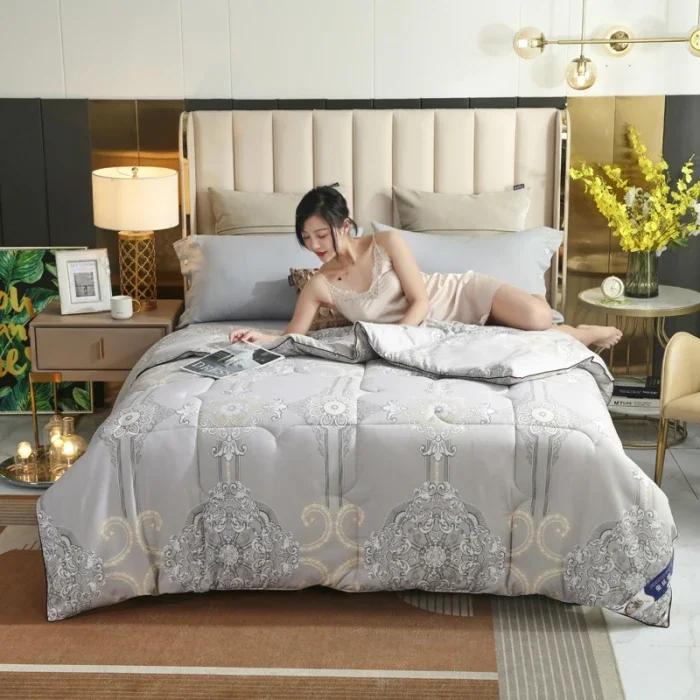 2025 cotton printed silk quilt mulberry silk spring and autumn quilt thickened winter quilt universal in all seasons