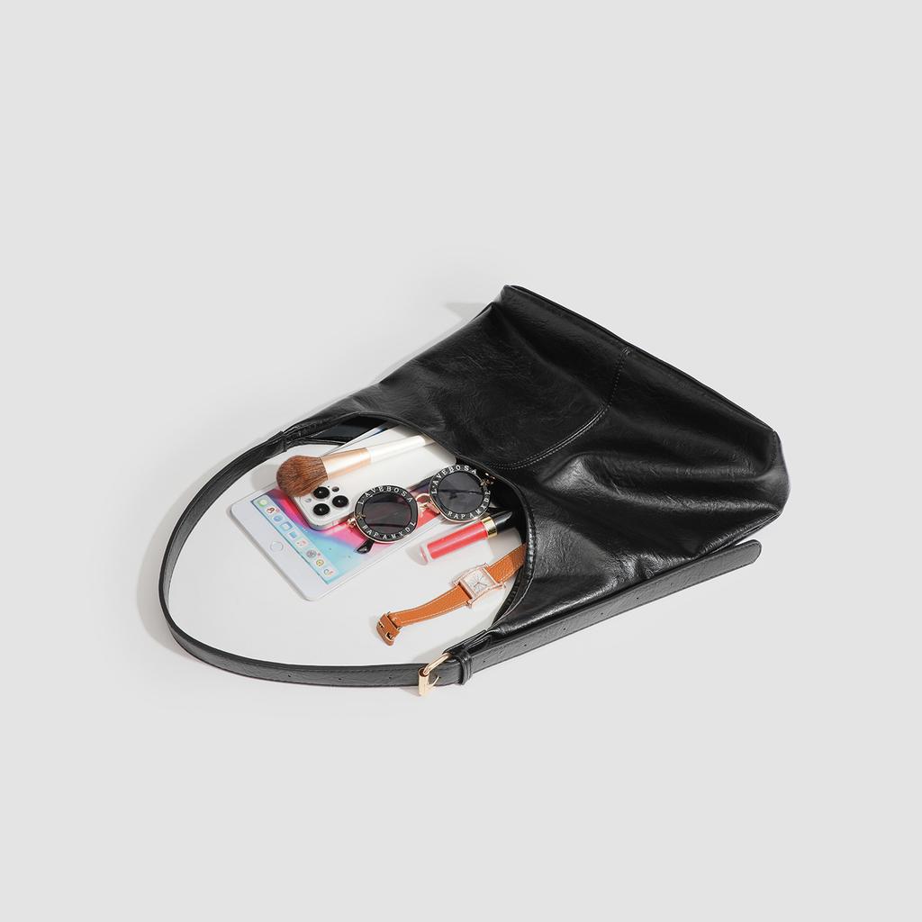 2025 New Sense Retro Soft Leather Tote Bag Versatile Large Capacity Simple Commuter Portable Shoulder Armpit Bag