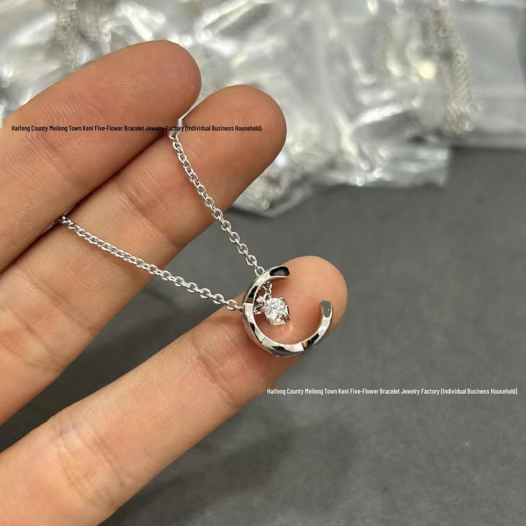 Sada náhrdelníků s přívěsky Měsíc a Fazole z 18k zlata s chokerem s diamantovým vzorem