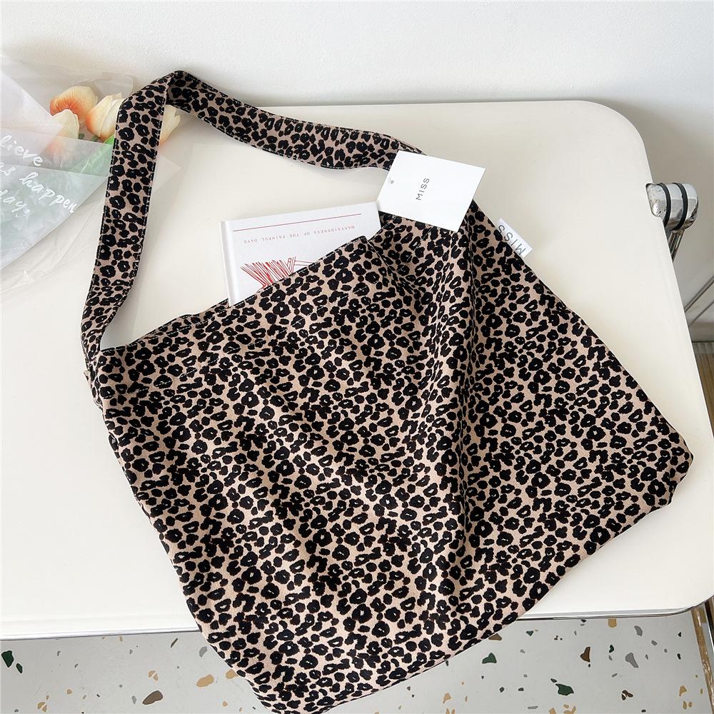 Knitted Mobile Phone Bag For Women In Spring And Autumn Cute Cartoon Versatile One Shoulder Diagonal Cross Bag Travel Coin Purse Small Handbag