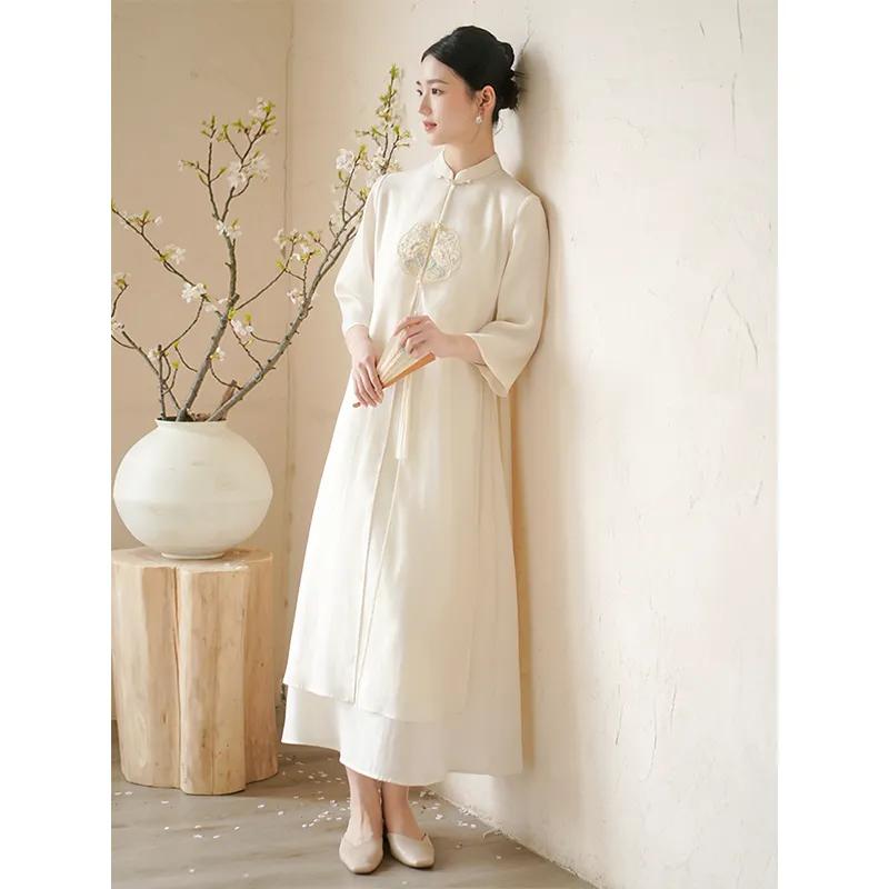 Women's Spring and Summer Embroidered Gentle Cheongsam Retro Dress with High Slit