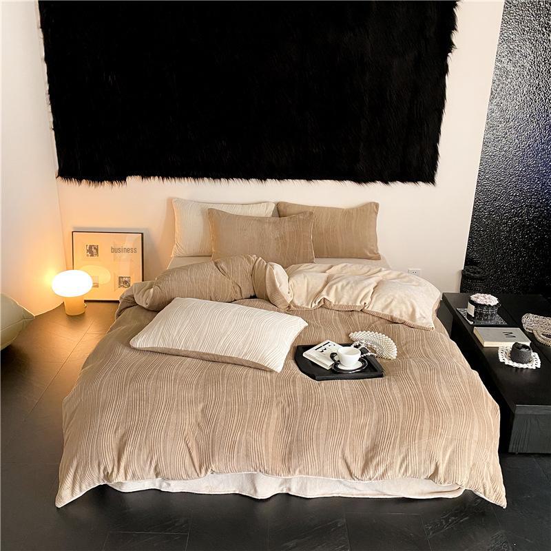 

Комплект постельного белья из молочного бархата класса А в стиле ваби-саби 2024 года из 4 предметов для зимы 1.8m Bedsheet (200*230cm Quilt)