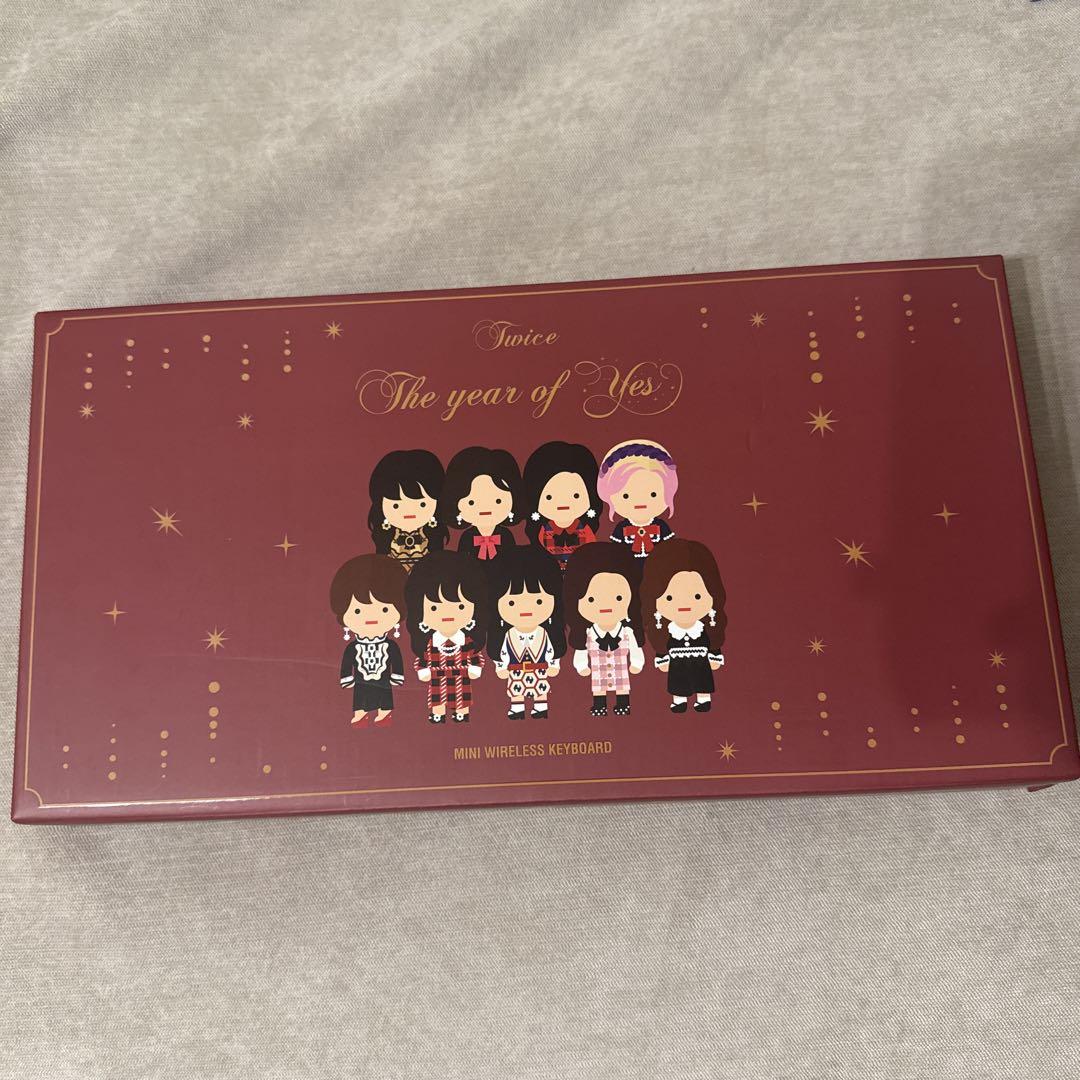 

[USED] TWICE Official Wireless Keyboard