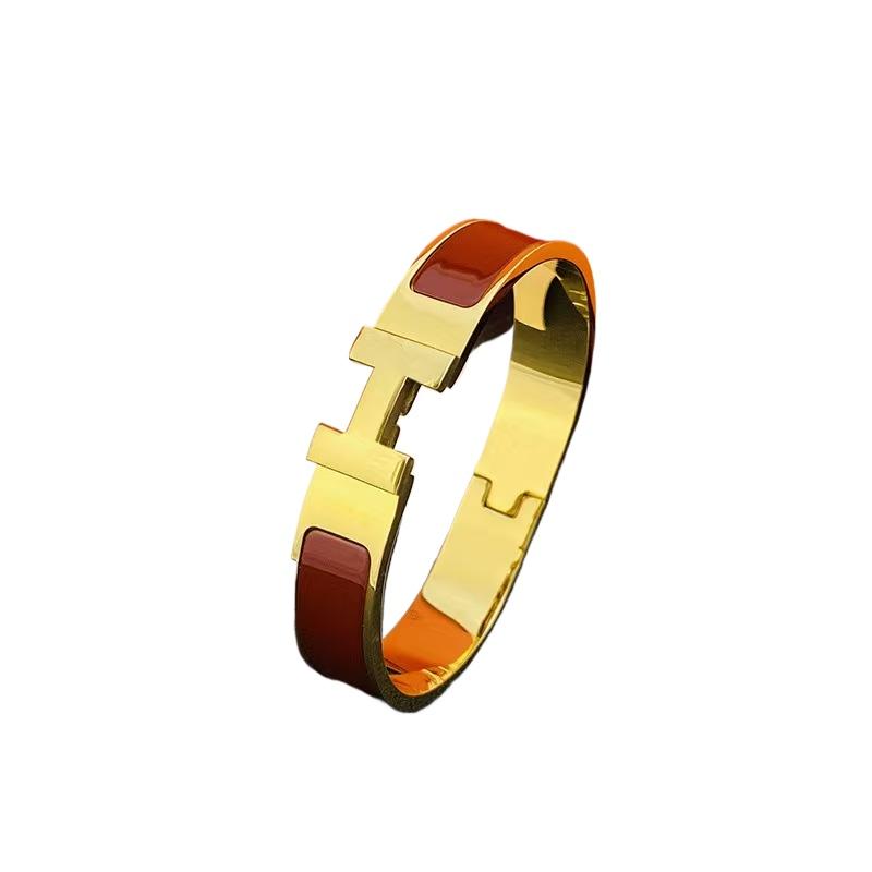 Klassisch Einfach Mode Unisex Leichter Luxus Trend Liebe Zuhause Buchstabe Titanstahl Armband Schmuck Tägliches Tragezubehör