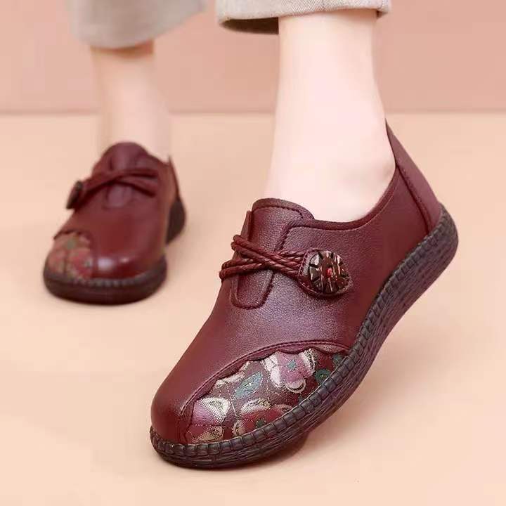 

Soft Leather New Flat-soled Mother Shoes Women s Single Shoes Soft-soled Grandmother Shoes Old Man Non-slip Old Lady Spring and Autumn Shoes 39