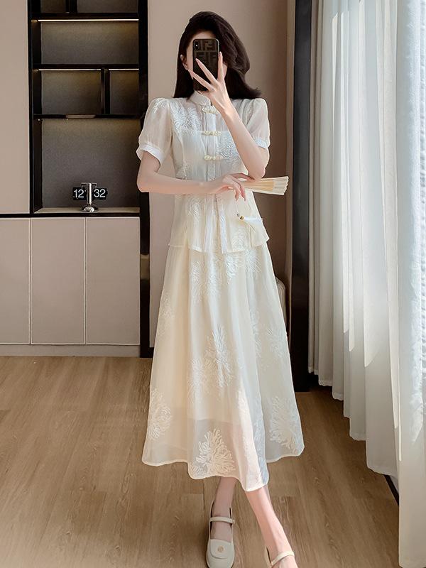 

Embroidered Summer Cheongsam Two-Piece Set - Modern Petite Design Large