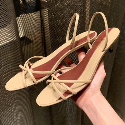 Elegantes Kreuzgebundenes Kätzchenabsatz-Design Markensandalen Damen Mode Spitz zulaufend Patchwork-Slipper Sexy Offene Zehenpartie Strand Sandale