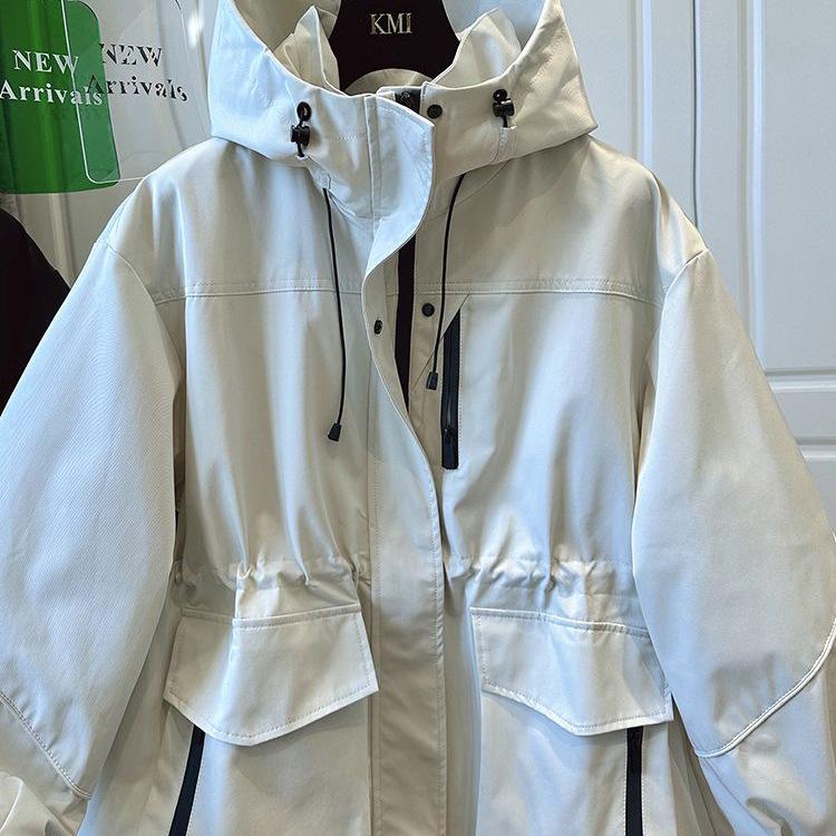 European Women's Khaki Hooded Waist-Cinching Windbreaker - Sporty Workwear Jacket for Early Spring/Autumn