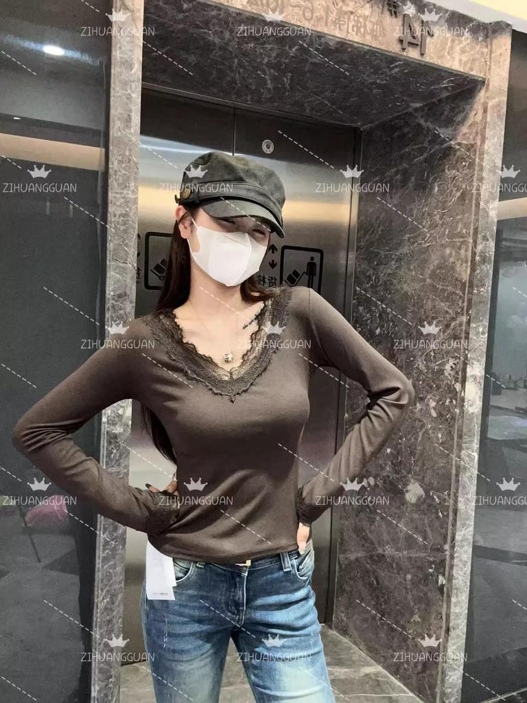 Korean Style Brushed Velvet V-Neck Lace Trim Slim Fit Women's Top