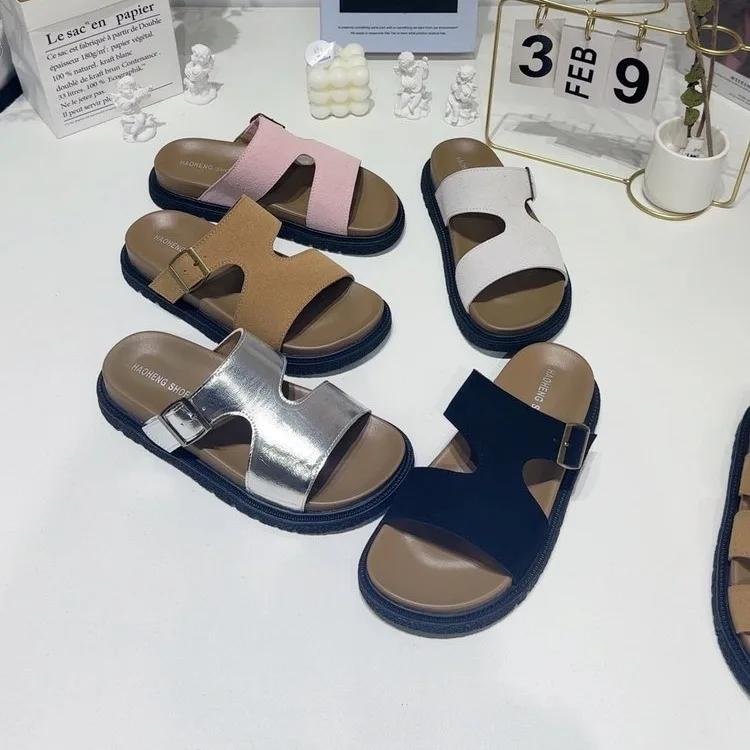 Fashion Flip-flops Women 2025 Summer New One Word Flip-flops Flat Beach Sandals