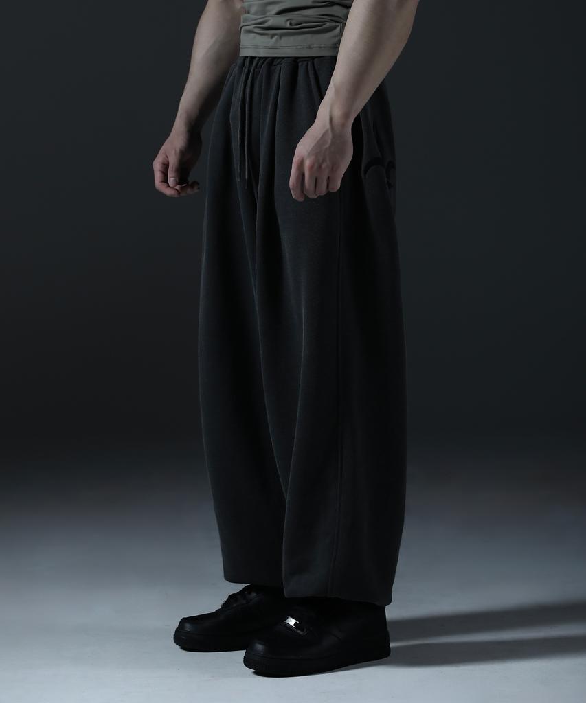 CARMID Wide Pigment Big Logo Jogger Pants [Charcoal]