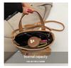 This Year's Trendy Retro Korean-style Crossbody Shoulder Bag: a Versatile, High-value Favorite In the Hand-held Market.