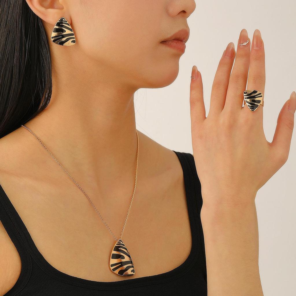 Retro Fashion Design Sense Leopard Print Necklace Earring Ring Three Piece Set