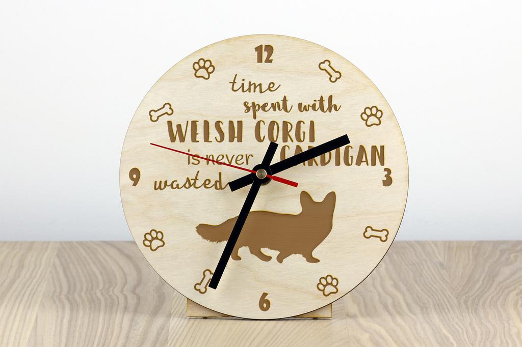 Cardigan Welsh Corgi - orologio con cane, orologio in legno con incisione, orologio personalizzato da Art-Dog