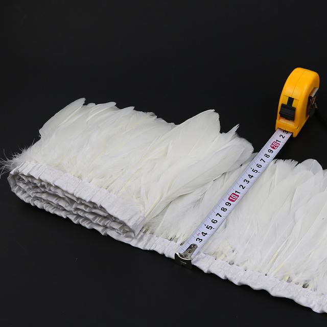 

1 Метр Окрашенная Отделка из Гусиного Пера Золотого Цвета для DIY Поделок, Вечеринки, Свадебного Платья, Карнавальная Лента, Декор для Одежды, Аксессуары из Перьев 15-20 см 1 Meters белый