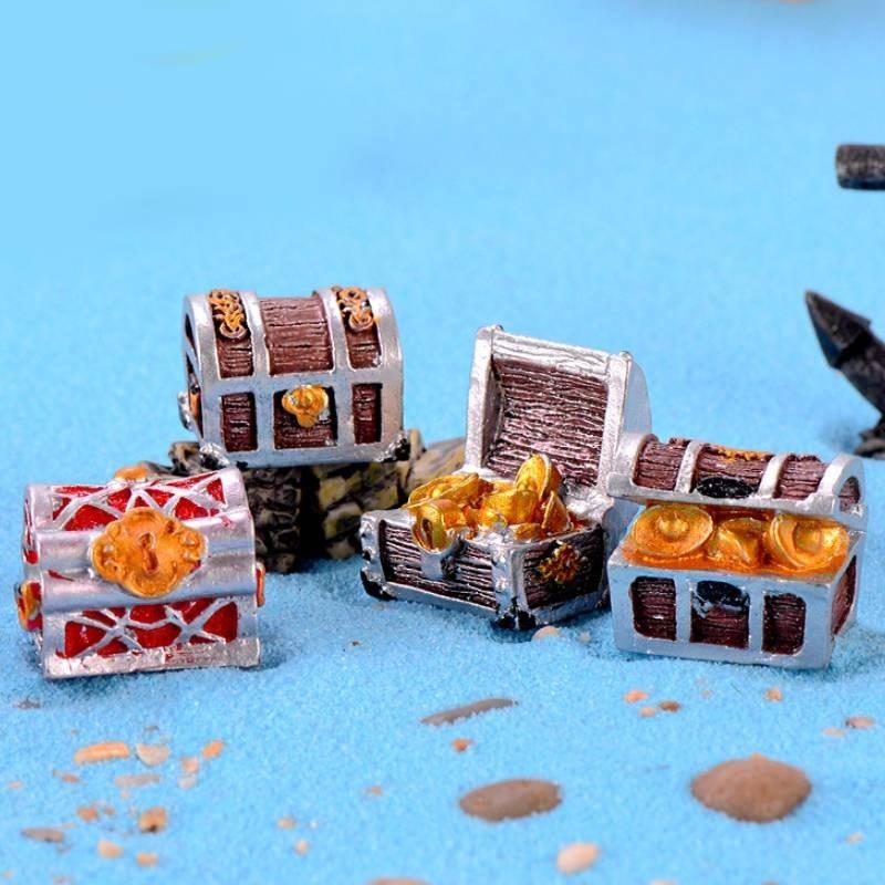 Charming Pirate Gold Adventure Coins Treasure Chest Resin Aquarium Ornament