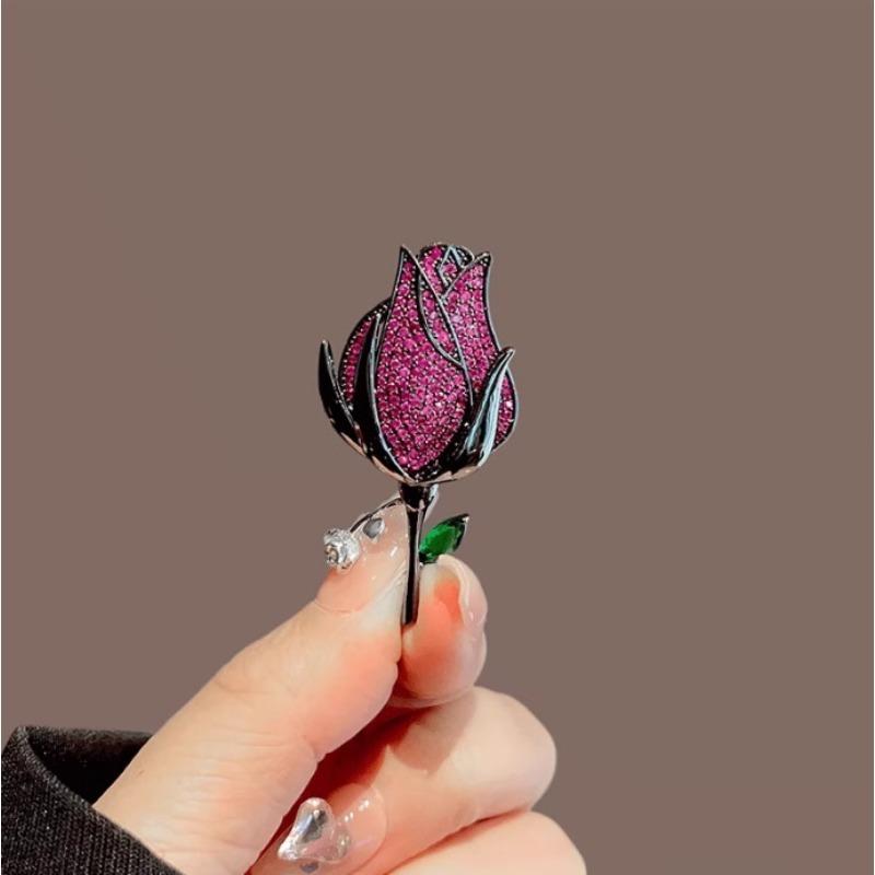 Luxury Crystal Vintage Roses Brooch for Women Shiny Rhinestone Brooches Pin Banquet Wedding Party Charm Jewelry