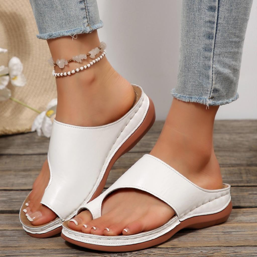 European and American Style Toe Casual Large Size Shoes Women Wear Slope Heel Flat Bottom Beach Cool Slippers Women Spot