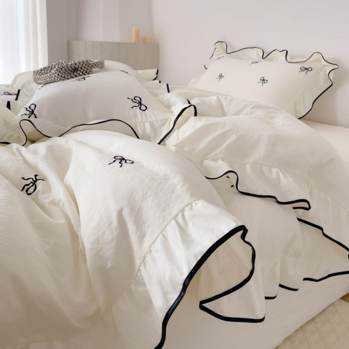

3Pcs Bow Embroidery Bedding Set Ruffles Duvet Cover Set (1*Duvet Cover + 2*Pillowcase, Without Core)For Bedroom Guest Room 150x200cm3pcs білий