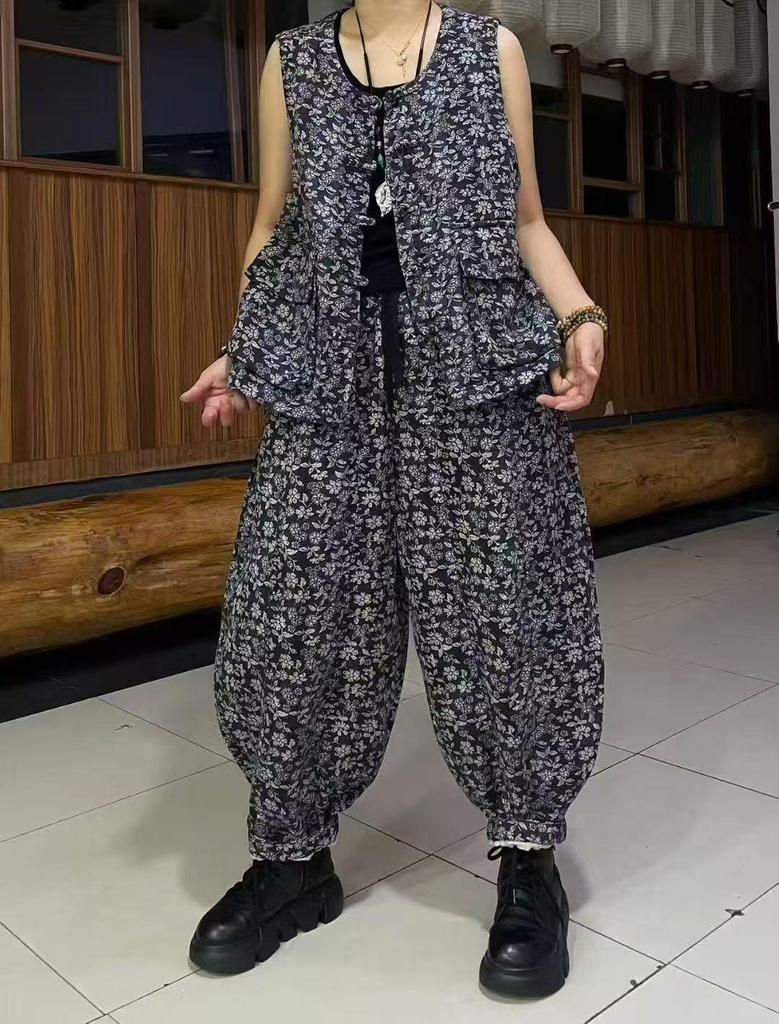 Spring Women's Retro Casual Set: Artistic Vest & Elastic Waist Pants