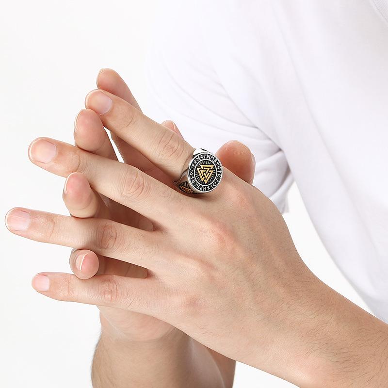 Nordic Style Popular Celtic Knot Electroplated Stainless Steel Men's Ring Retro Viking Black Oil Compass Rune