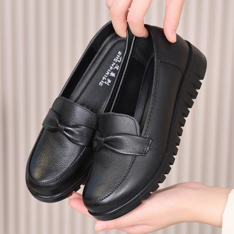 First layer cowhide middle-aged and elderly mother shoes genuine leather flat-soled women's shoes soft sole soft surface comfortable casual shallow