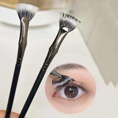 Makeup Brush Angled Fan-shaped Eyelash Brush Fine Professional Mascara Fan Brush Wooden Handle Clearly Rooted Makeup Tool