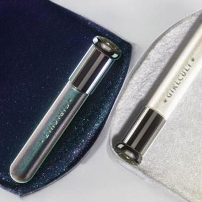 GIRLCULT - Серия «Психик Мяо» Жидкие тени для век Vision - 3 цвета 01# Flashing Silver - 4ml