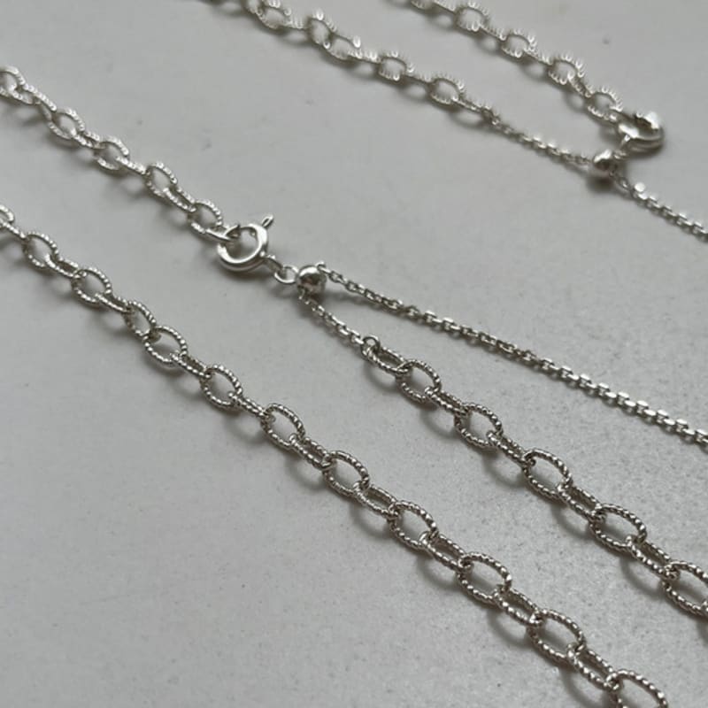 Melliv Shimmer Cutting Chain Necklace_mvn50