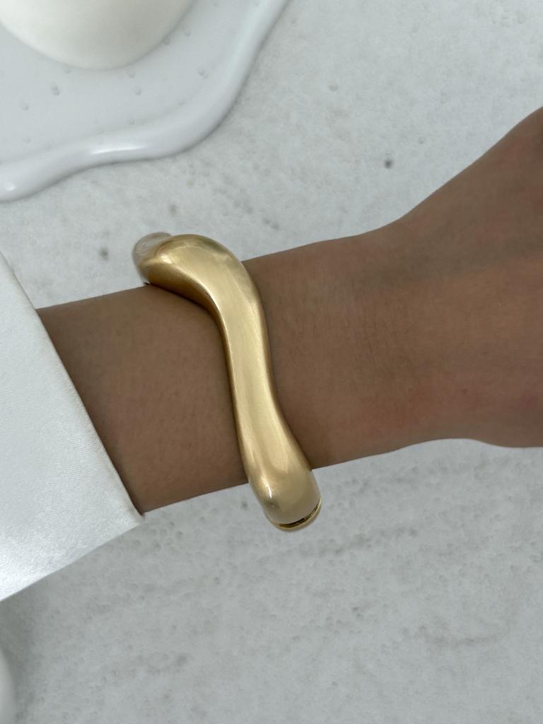 Ingemark Creative Hip Hop Matte Heavy Metal Chunky Spring Bangles for Women New Trend Gold Color Arm Bracelets Grunge Jewelry